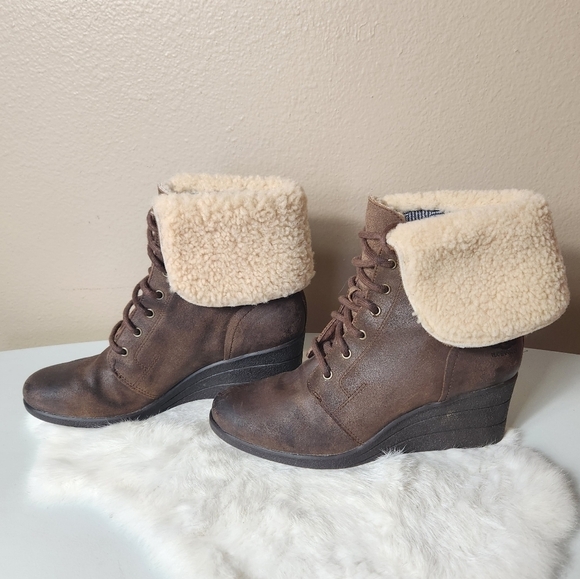 UGG Uptown Zea Brown Leather Shearling Wedge Boots-Size 9 - Picture 7 of 15